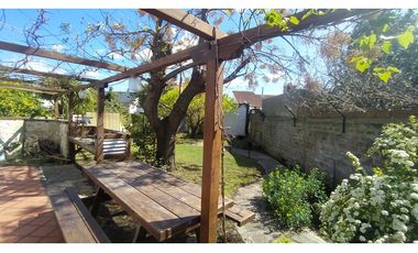 ** Casa PH sobre lote de 315 m2. Parque - Z/ Bestoso e Irala