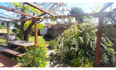 ** Casa PH sobre lote de 315 m2. Parque - Z/ Bestoso e Irala