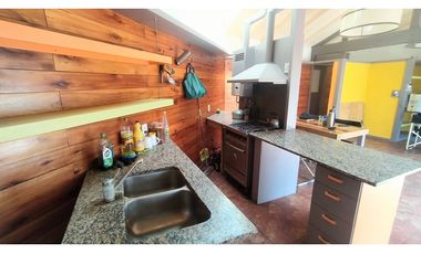 ** Casa PH sobre lote de 315 m2. Parque - Z/ Bestoso e Irala