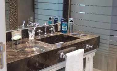Espectacular casa en Saint Thomas Este en doble lote