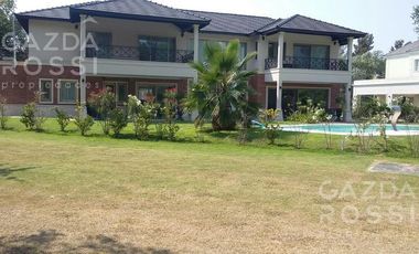 Espectacular casa en Saint Thomas Este en doble lote