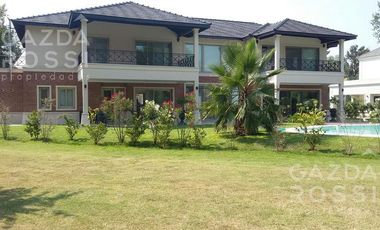 Espectacular casa en Saint Thomas Este en doble lote
