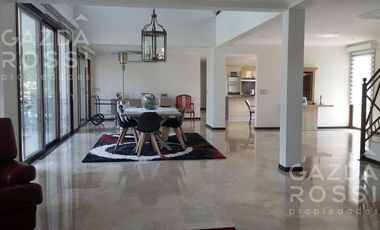 Espectacular casa en Saint Thomas Este en doble lote