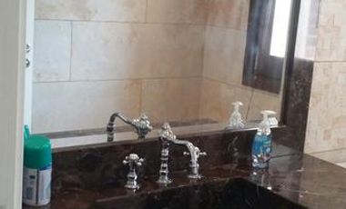 Espectacular casa en Saint Thomas Este en doble lote