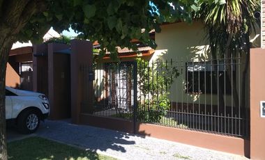 EXCELENTE CHALET EN BURZACO TOTALMENTE RECICLADO