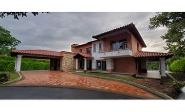 RENTA HERMOSA CASA CAMPESTRE CERRITOS