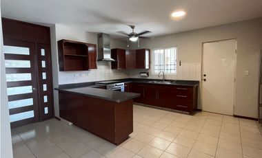 CASA EN VENTA EN PORTAL DEL NORTE