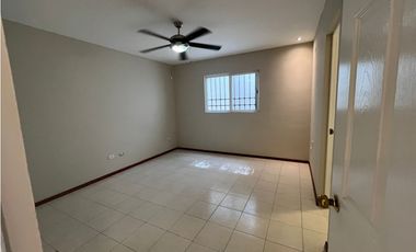 CASA EN VENTA EN PORTAL DEL NORTE