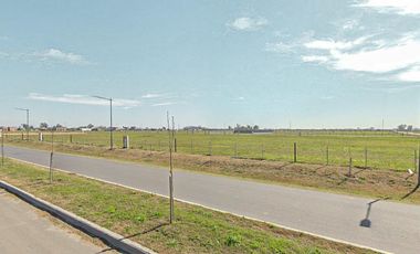 Terreno apto comercial sobre pavimento en  Funes Norte