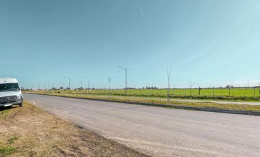 Terreno apto comercial sobre pavimento en  Funes Norte