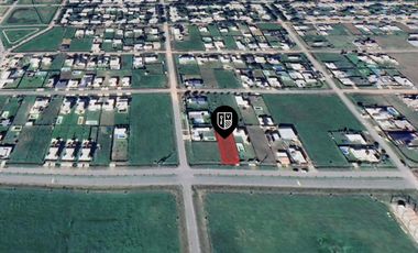 Terreno apto comercial sobre pavimento en  Funes Norte