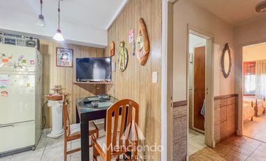 Chalet de 3 ambientes c/ Quincho y cochera doble - zona Villa Primera