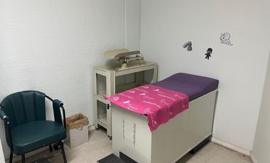 - SE RENTA ESPACIO PARA CONSULTORIOS EN EXCELENTE UBICACION.