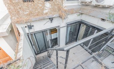 PH 4 AMBIENTES AL FRENTE CON PATIO, TERRAZA Y DOS COCHERAS RAMOS MEJÍA