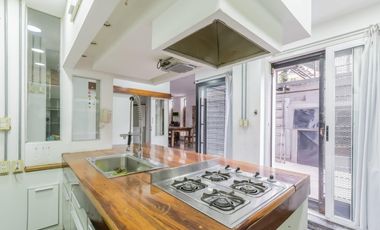 PH 4 AMBIENTES AL FRENTE CON PATIO, TERRAZA Y DOS COCHERAS RAMOS MEJÍA