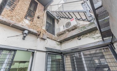 PH 4 AMBIENTES AL FRENTE CON PATIO, TERRAZA Y DOS COCHERAS RAMOS MEJÍA