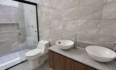 Casa de 4 Recámaras Zona Norte Residencial Colima ZENTRALIA Coto Privado