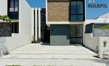 Casa de 4 Recámaras Zona Norte Residencial Colima ZENTRALIA Coto Privado