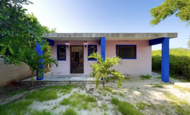 CASA EN VENTA EN SEGUNDA FILA DE LAS PLAYAS DE SISAL, YUCATÁN.