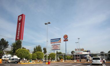 EN RENTA  LOCAL COMERCIAL EN PLAZA  VIA  MORELOS