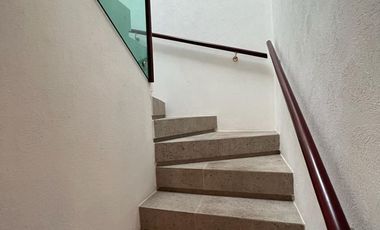 CASA A UNA LADO PLAZA CINEPOLIS TARIMBARO SEMINUEVA, FRACC PRIVADO CON ACABADOS