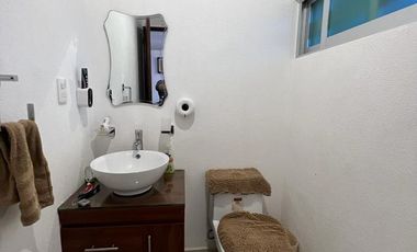 CASA A UNA LADO PLAZA CINEPOLIS TARIMBARO SEMINUEVA, FRACC PRIVADO CON ACABADOS