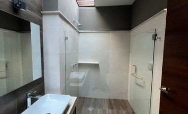 Casa en venta Altozano, coto privado con vigilancia y áreas verdes arboladas