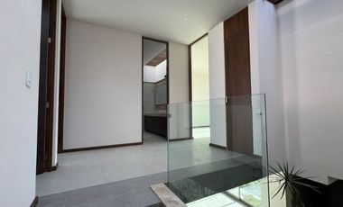 Casa en venta Altozano, coto privado con vigilancia y áreas verdes arboladas