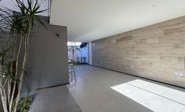 Casa en venta Altozano, coto privado con vigilancia y áreas verdes arboladas