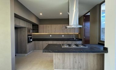 Casa en venta Altozano, coto privado con vigilancia y áreas verdes arboladas