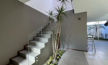 Casa en venta Altozano, coto privado con vigilancia y áreas verdes arboladas