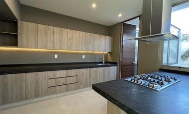 Casa en venta Altozano, coto privado con vigilancia y áreas verdes arboladas