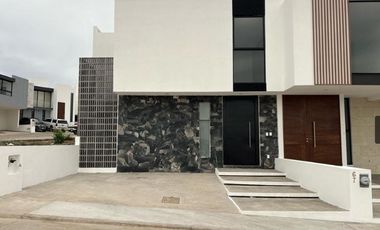 CASA EN PREVENTA FRACC LOMALTA, TRES MARÍAS Casa club, gimnasio, canchas, juegos