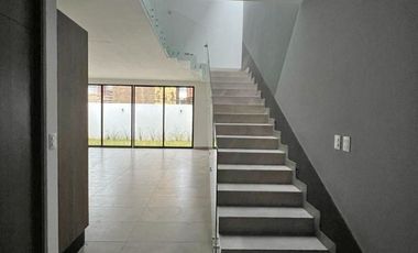 CASA EN PREVENTA FRACC LOMALTA, TRES MARÍAS Casa club, gimnasio, canchas, juegos