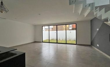 CASA EN PREVENTA FRACC LOMALTA, TRES MARÍAS Casa club, gimnasio, canchas, juegos