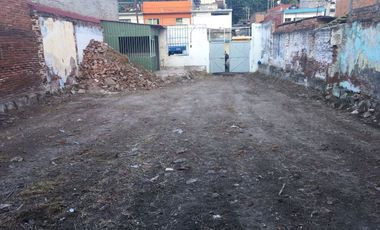 SE RENTA TERRENO CON MUY BUENA UBICACIÓN, AFLUENCIA VEHICULAR Y PEATONAL.