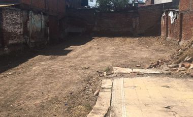 SE RENTA TERRENO CON MUY BUENA UBICACIÓN, AFLUENCIA VEHICULAR Y PEATONAL.