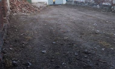 SE RENTA TERRENO CON MUY BUENA UBICACIÓN, AFLUENCIA VEHICULAR Y PEATONAL.
