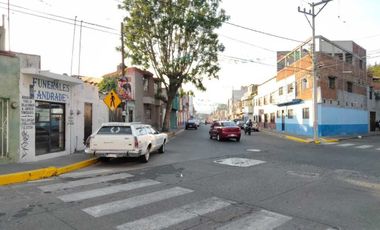 SE RENTA TERRENO CON MUY BUENA UBICACIÓN, AFLUENCIA VEHICULAR Y PEATONAL.