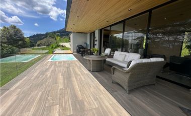 CASA EN VENTA EN EL POBLADO LOS BALSOS