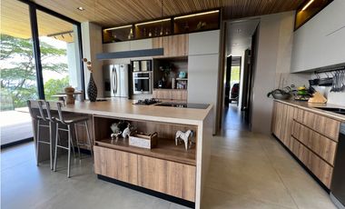 CASA EN VENTA EN EL POBLADO LOS BALSOS
