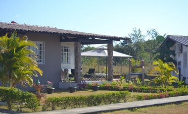 VENTA DE CASA CON AMOBLADA EN PENONOME COCLE cv