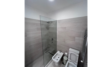 Departamento 2 amb con cochera. Zona Varese