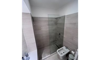 Departamento 2 amb con cochera. Zona Varese