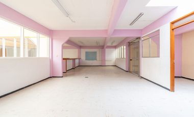 Bodegas con oficinas en  Renta en Iztapalapa con uso de suelo Industrial