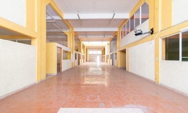 Bodegas con oficinas en  Renta en Iztapalapa con uso de suelo Industrial