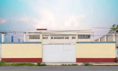 Bodegas con oficinas en  Renta en Iztapalapa con uso de suelo Industrial