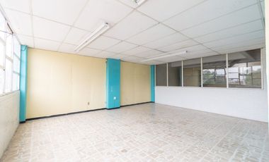 Bodegas con oficinas en  Renta en Iztapalapa con uso de suelo Industrial