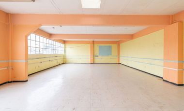 Bodegas con oficinas en  Renta en Iztapalapa con uso de suelo Industrial