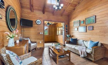 Casa Eva, El Tuito